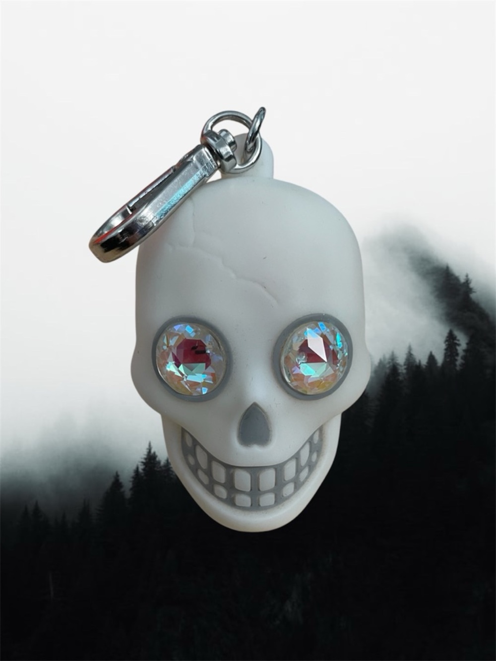 Bath & Body Works Skull Light Up Pocket Bac Holder Keychain